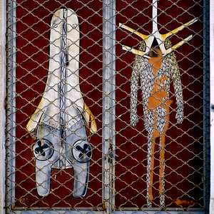 Sreetart peints sur une porte protégée par une grille - Grèce  - collection de photos clin d'oeil, catégorie portes